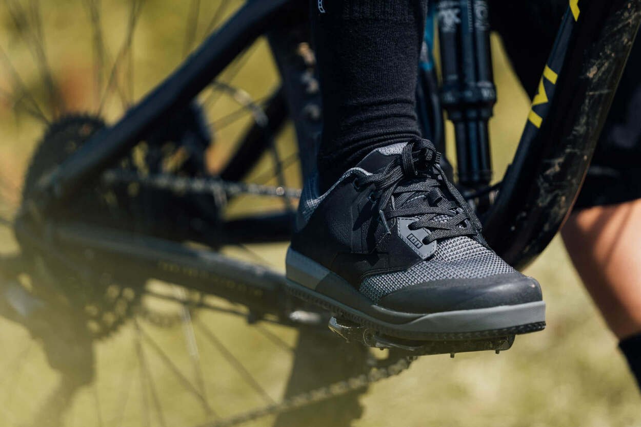 MTB Flat Pedal Schuhe Scrub Amp