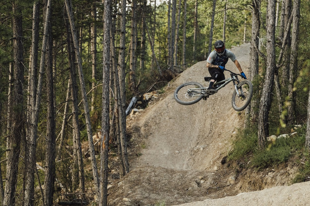 MTB Handschuhe ION Logo